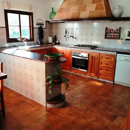 Holiday home Privada Con Piscina Y Jardin A 200 Metros De La Playa Sa Caleta